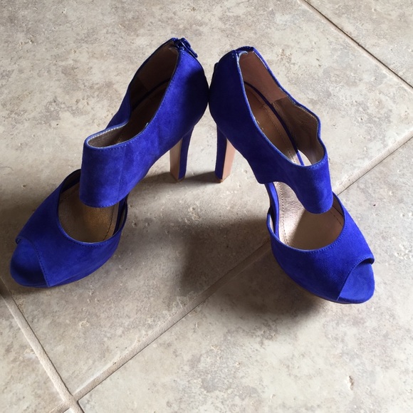 Size 7B Royal blue leather upper(suede) shoes.