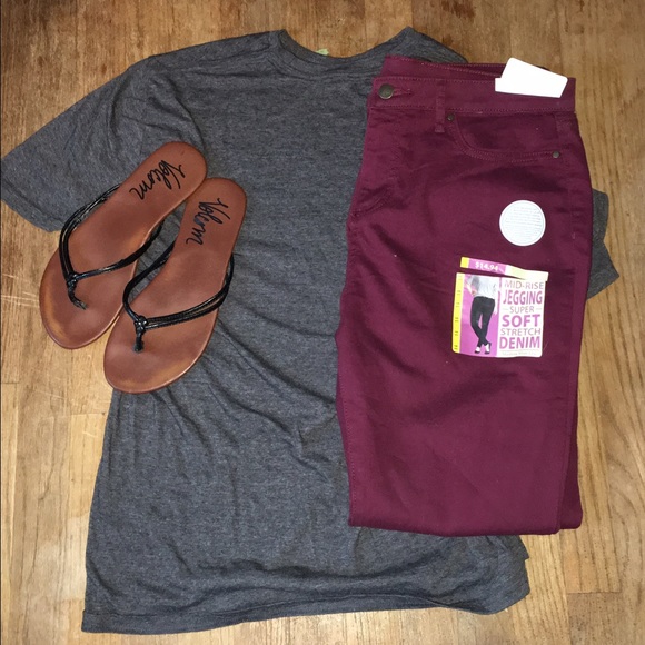 Burgundy skinny jeans