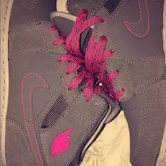 Jordan Sneakers - Picture 1 of 2