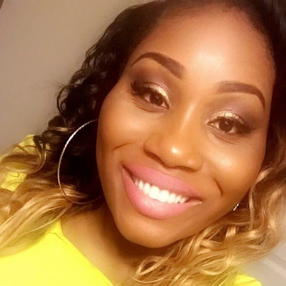 Meet your Posher, Decontee