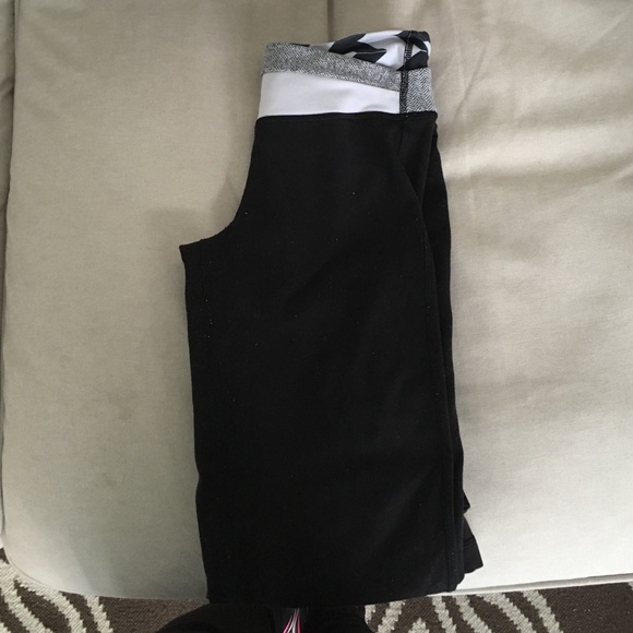 Lulu lemon yoga pants size 2