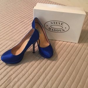 Royal blue Steve Madden heels!