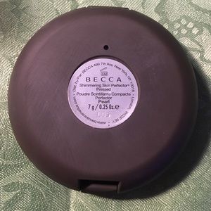 Becca PEARL' highlighter😍