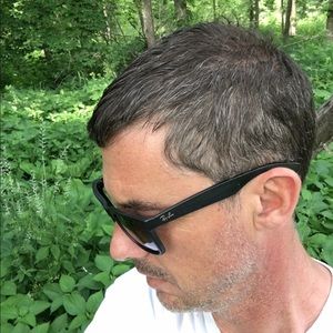 Meet your Posher, Sebastian