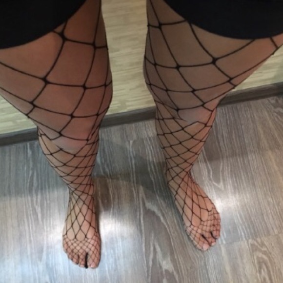 Last One • Large Hole Fishnets - Picture 4 of 4
