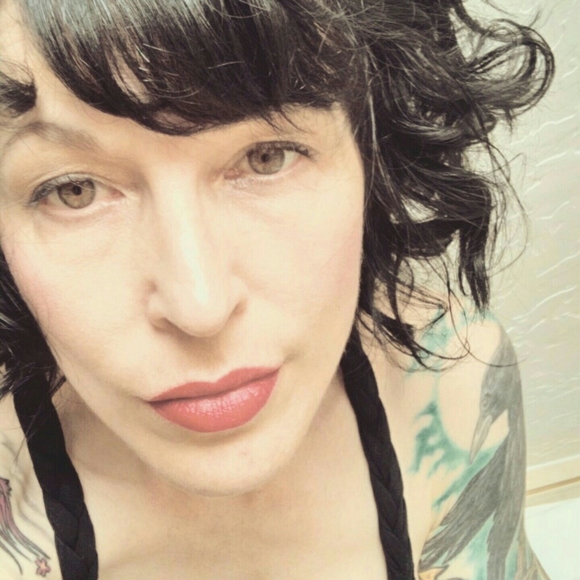 Meet your Posher, Rebecca - Picture 1 of 1