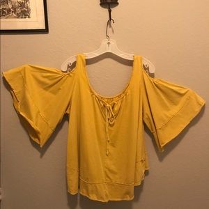 Cute yellow knot top