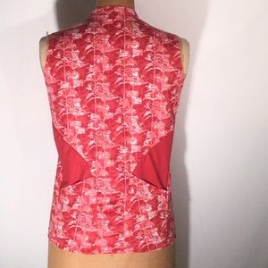 REI red/white feather weight sleeveless cycling T