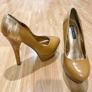 NWOT Michael Antonio "Leanne" Double Platform Pump