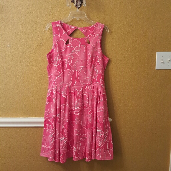 Pink fit and flare dress - Picture 3 of 3