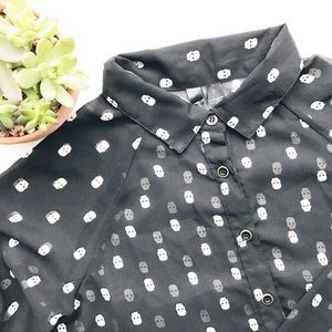 🌟SALE🌟 Sheer button up top.