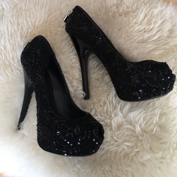 SOLD! LOUIS VUITTON 'SANAGA' sequin peep toe pumps - Picture 2 of 4