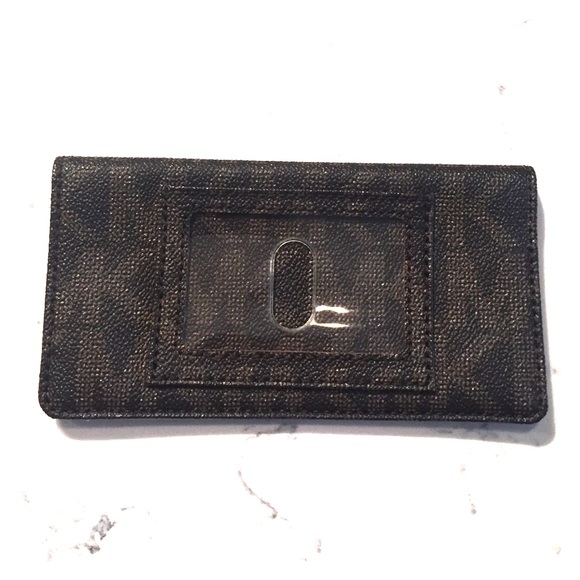 Michael Kors checkbook