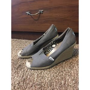 TOMS wedges