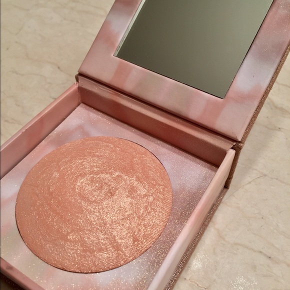 🚫SOLD🚫Illuminating Powder - Picture 2 of 3