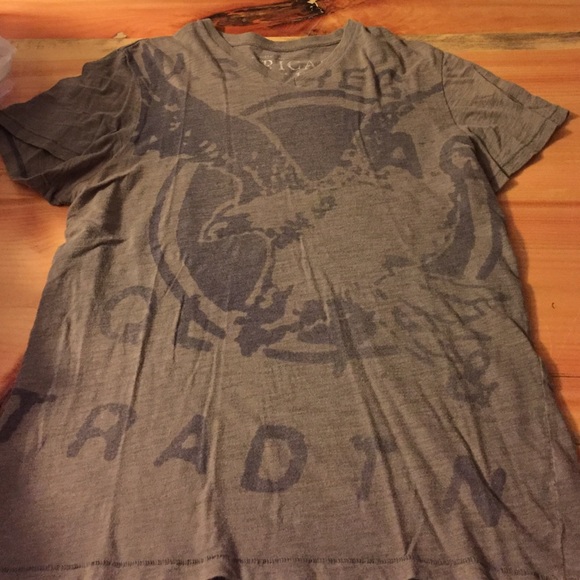 LAST DROP! American Eagle V Neck Tee