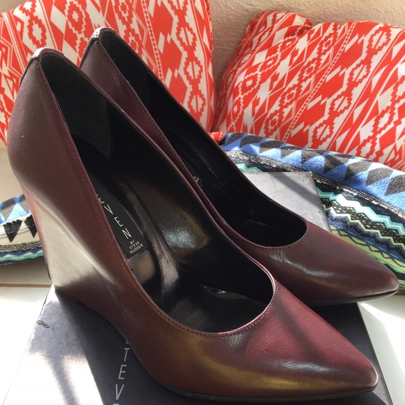 BRAND NEW New Steve By Steve Madden Wedge Pumps - Picture 3 of 4