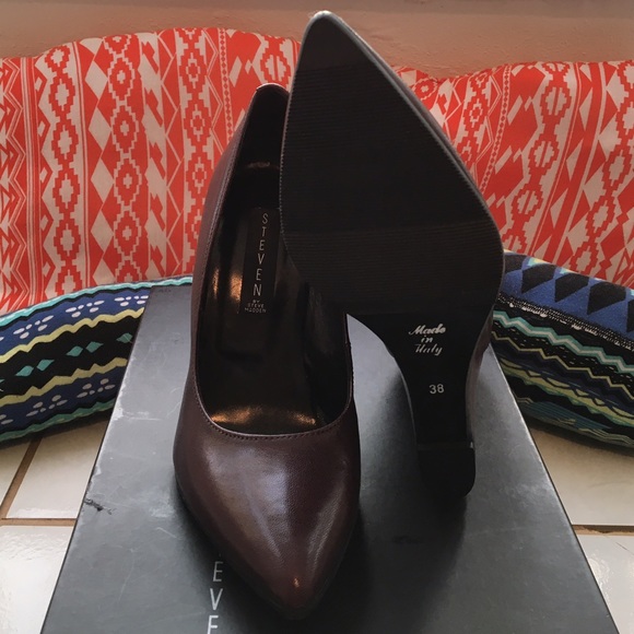 BRAND NEW New Steve By Steve Madden Wedge Pumps - Picture 2 of 4