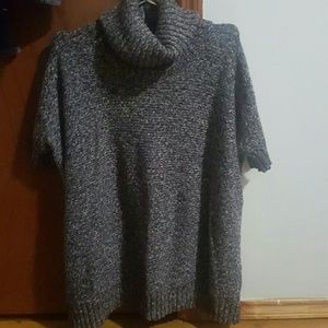 Short sleeved sweater