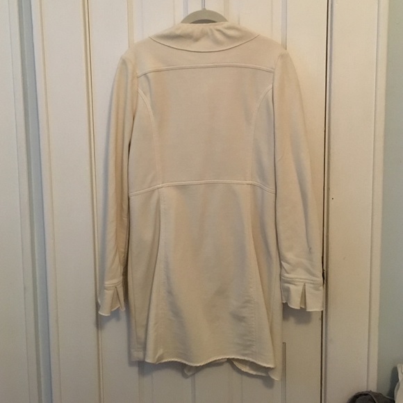 Elegant Cream coat - Picture 3 of 3