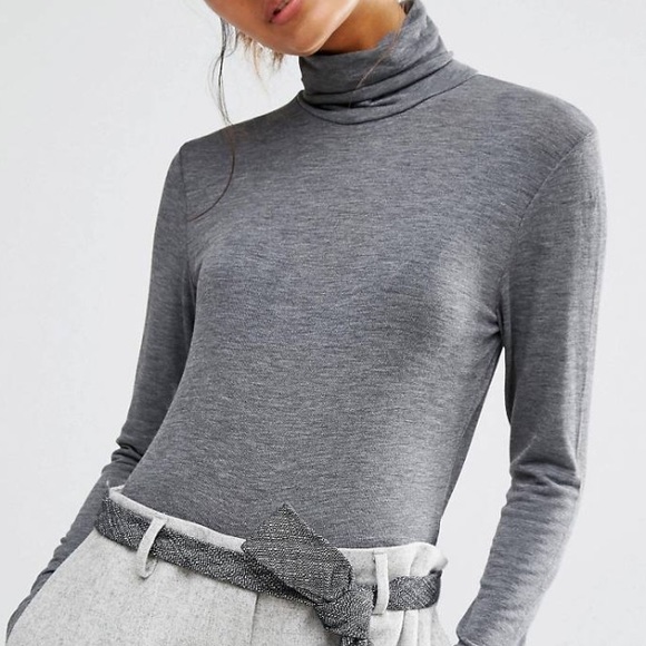 Versatile turtleneck ⚪️NEW⚫️ XS
