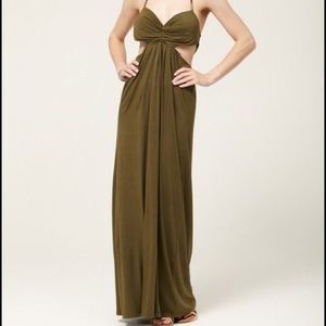 Festival Fave Host Pick! 6 Shore Road Olive Maxi