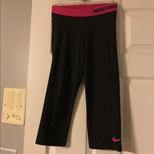 Nike Pro Crop Leggings