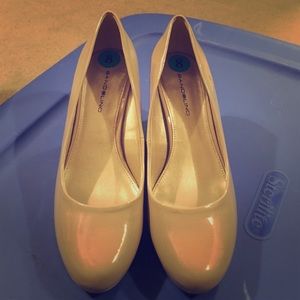 Tan heeled shoes