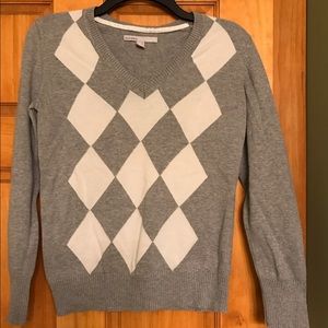 Gray and white argyle Old Navy sweater