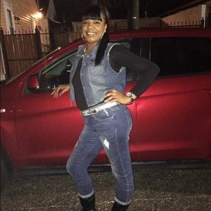 Meet your Posher, Joy