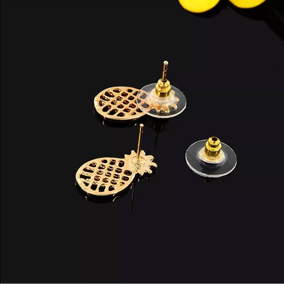 🌱PINEAPPLE EARRINGS🌱 - Picture 3 of 3