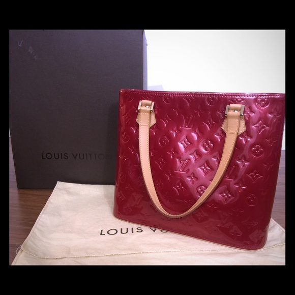 Louis Vuitton Handbags - Authentic Louis Vuitton Bag💋