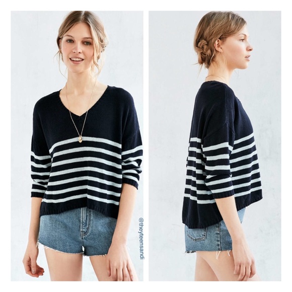 Ecote Blue Scout Pullover Sweater - Picture 2 of 4