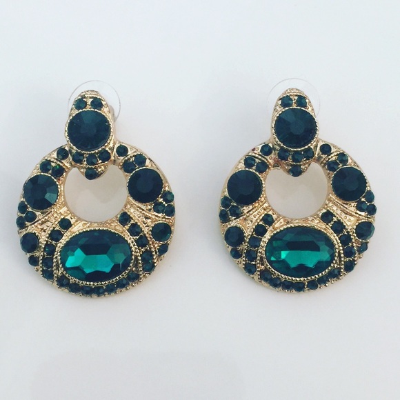 green and gold Glamorous holiday earrings - Picture 1 of 1