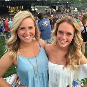 Meet your Posher, Casey