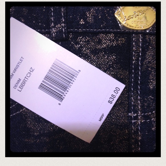 Betsey Johnson makeup bag - Picture 4 of 4