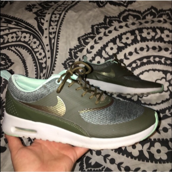 Custom Nike Air Max Theas