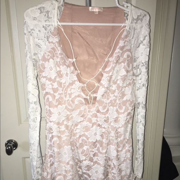 White Lace Long Sleeve Front Lace Up Dress