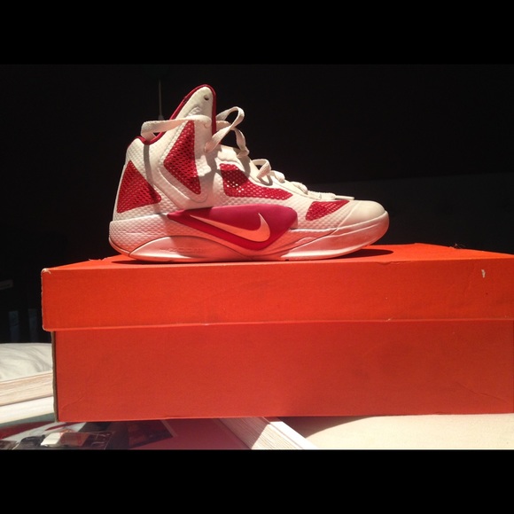 NIKE ZOOM HYPERFUSE SHOES