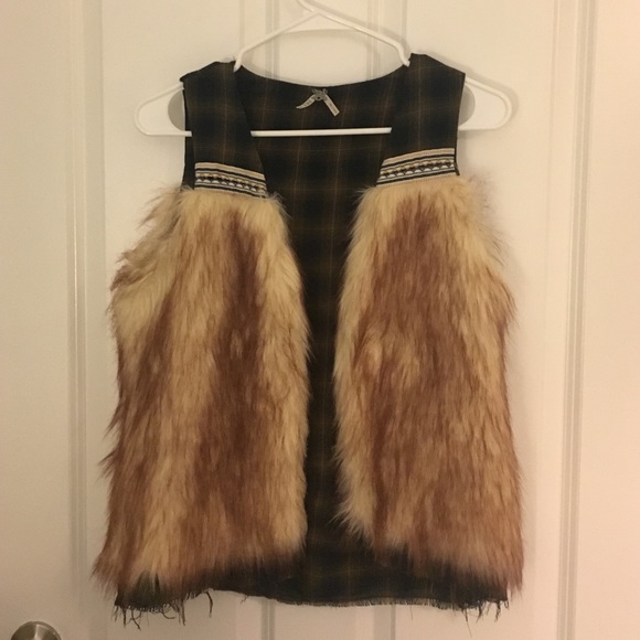 Gimmicks Fur Vest