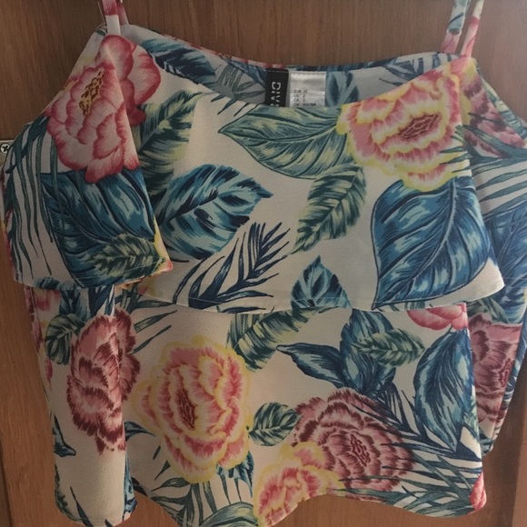 Off the shoulder floral crop top