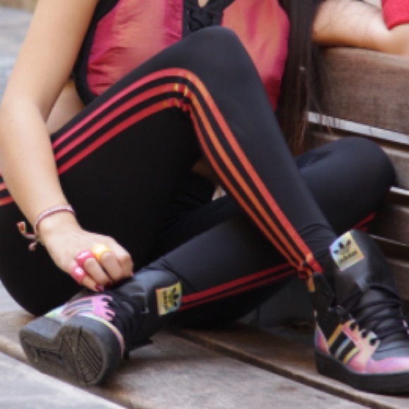 SUPER RARE SPACE SHIFTER LEGGINGS