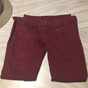American eagle maroon skinny crop jeans