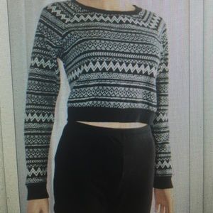 SW1083-Forever 21 black and white sweater