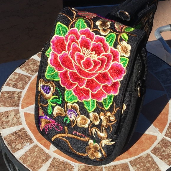 Small Red Floral Embroidery Messenger Crossbody - Picture 4 of 4