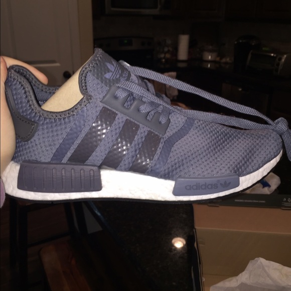 ADIDAS NMD R1 size 9.5 - Picture 3 of 4