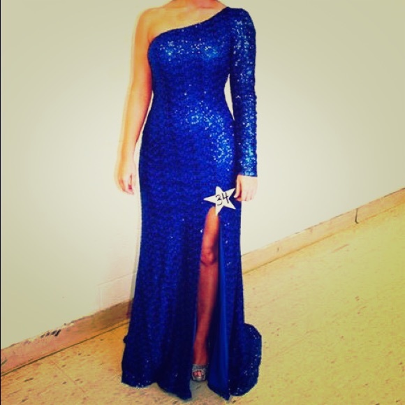 Gorgeous royal blue prom/pageant/formal dress - Picture 1 of 2