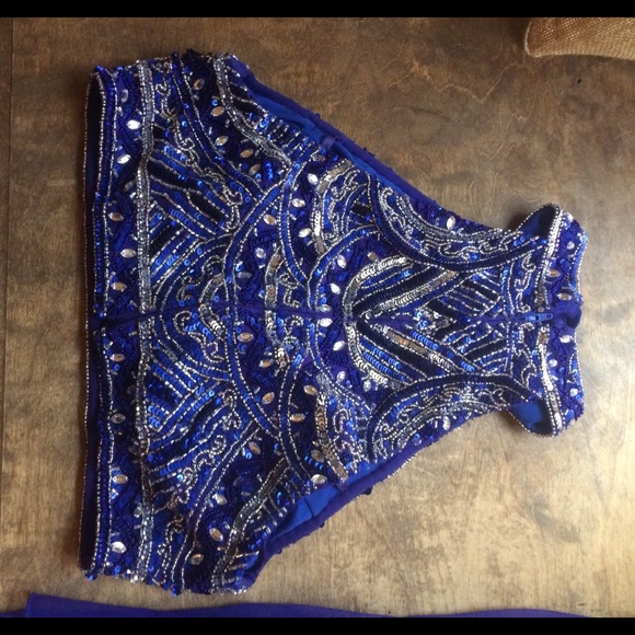 Short 2 piece formal - Picture 2 of 2