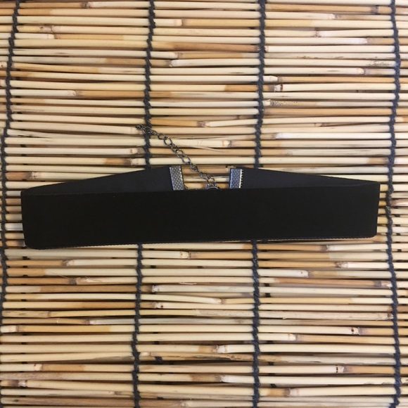 ✨NWT Set of 3 Chokers✨ - Picture 2 of 4