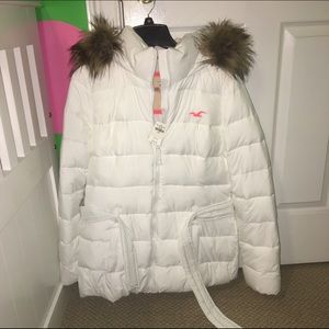 BNWT hollister white puffer jacket